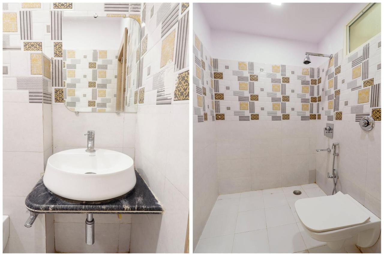 Capital O 63158 Hotel Om Sai Ram Chhatarpur Exteriör bild