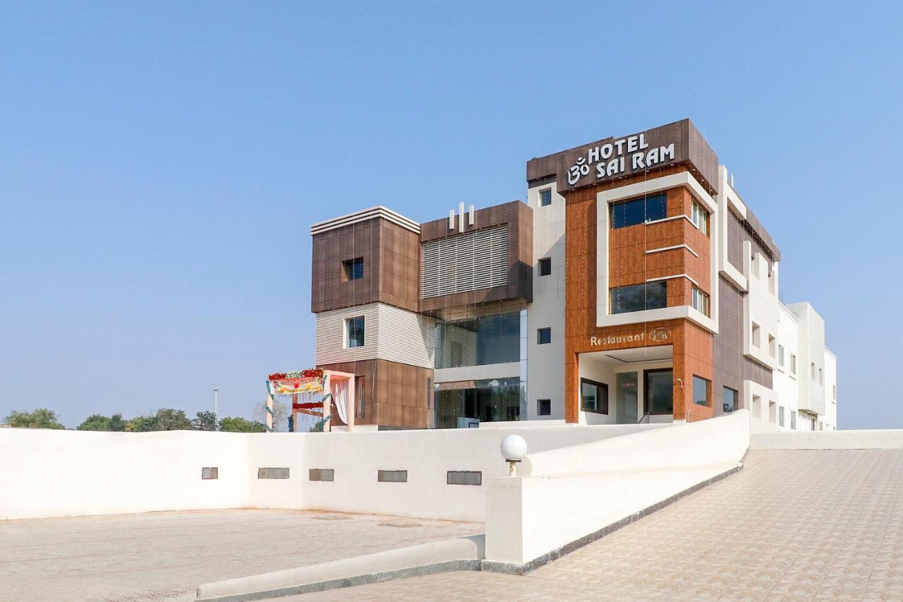 Capital O 63158 Hotel Om Sai Ram Chhatarpur Exteriör bild